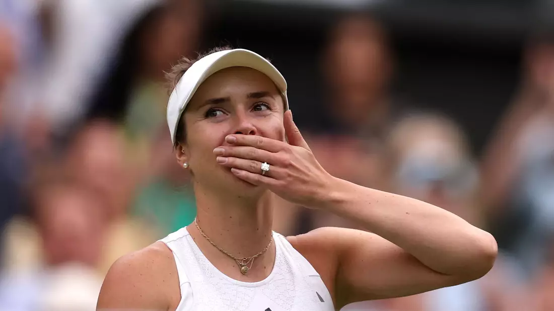 Elina Switolina jubelt über ihren Sieg und den Einzug ins Wimbledon-Halbfinale. - Bild: Steven Paston/PA Wire/dpa