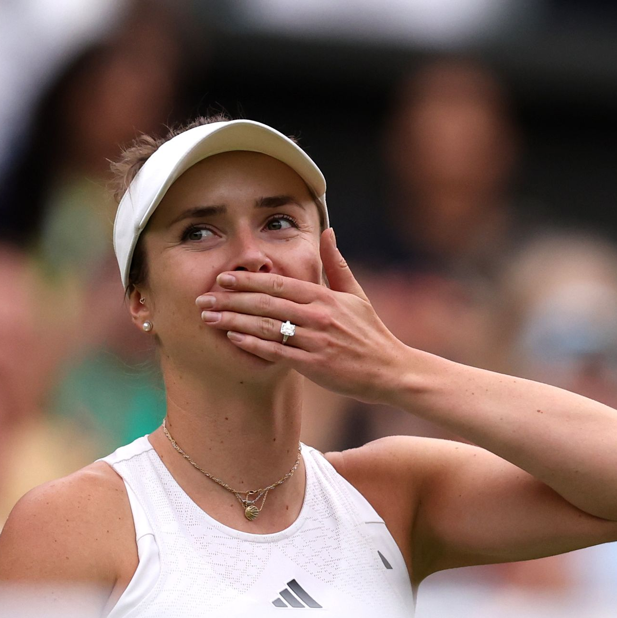 Elina Switolina jubelt über ihren Sieg und den Einzug ins Wimbledon-Halbfinale. - Foto: Steven Paston/PA Wire/dpa