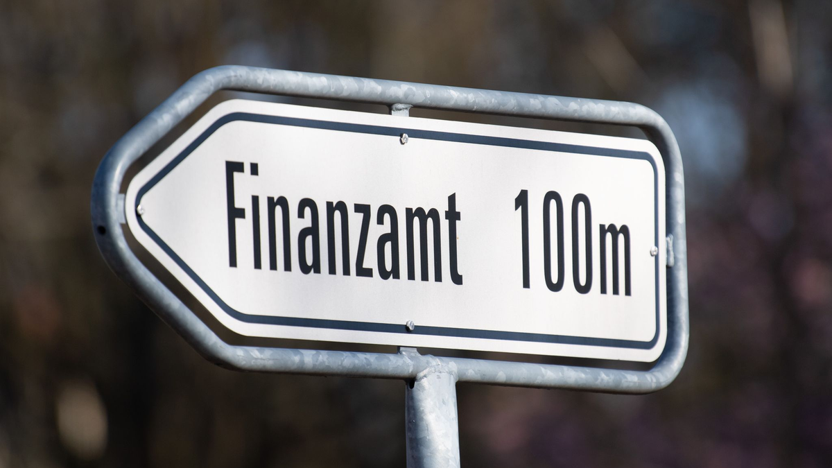 Für Deutschland rechnet das Finanzministerium mit Steuermehreinnahmen im dreistelligen Millionenbereich - erst ab dem zweiten Jahr nach Einführung der Mindeststeuer. - Foto: Soeren Stache/dpa