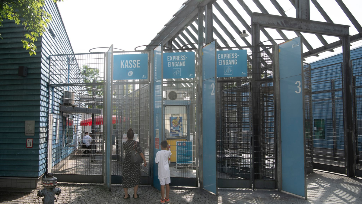 Das Columbiabad in Berlin bleibt bis auf weiteres geschlossen. - Foto: Paul Zinken/dpa