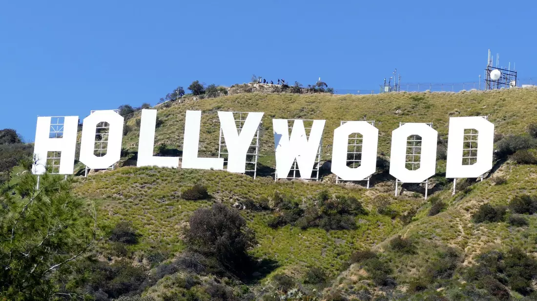 Der «Hollywood»-Schriftzug auf Mount Lee in Los Angeles. - Bild: Barbara Munker/dpa