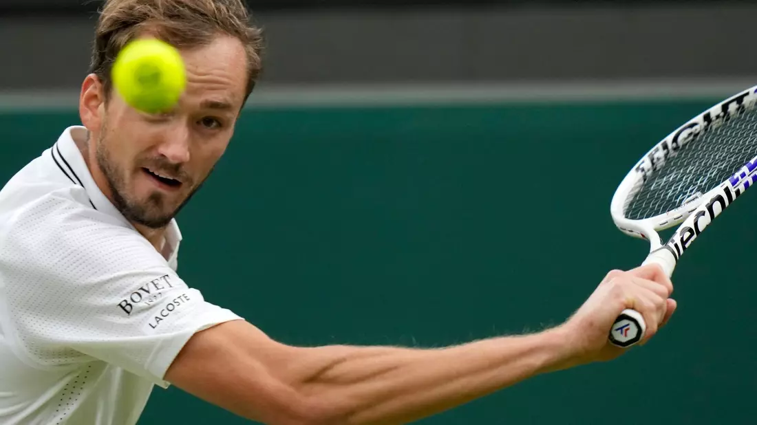 Daniil Medwedew hatte gegen Christopher Eubanks mehr Mühe als erwartet. - Bild: Alastair Grant/AP/dpa