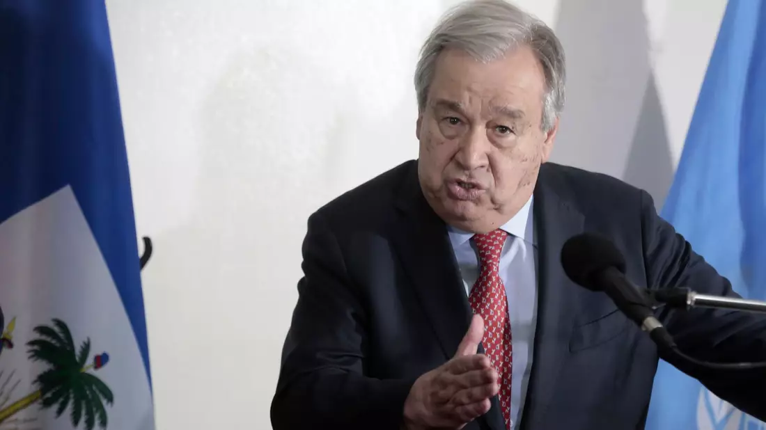 Antonio Guterres, UN-Generalsekretär, während einer Pressekonferenz in Port-au-Prince, Haiti. - Bild: Odelyn Joseph/AP