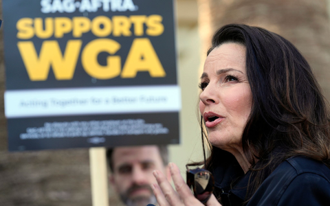 Fran Drescher ist Präsidentin der Schauspielgewerkschaft. - Foto: Chris Pizzello/AP/dpa