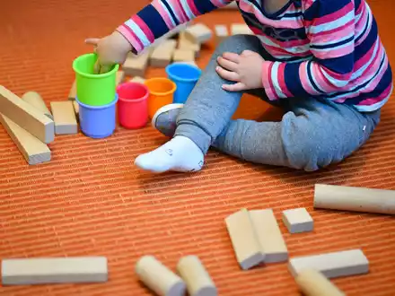 Laut Bundesfamilienministerin Lisa Paus gibt es «nach wie vor eine Betreuungslücke, in den Kitas, aber auch im Bereich der Grundschulen». - Foto: Uwe Anspach/dpa