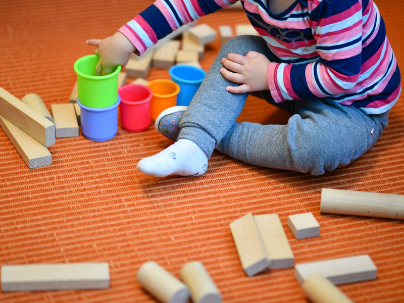 Laut Bundesfamilienministerin Lisa Paus gibt es «nach wie vor eine Betreuungslücke, in den Kitas, aber auch im Bereich der Grundschulen». - Foto: Uwe Anspach/dpa