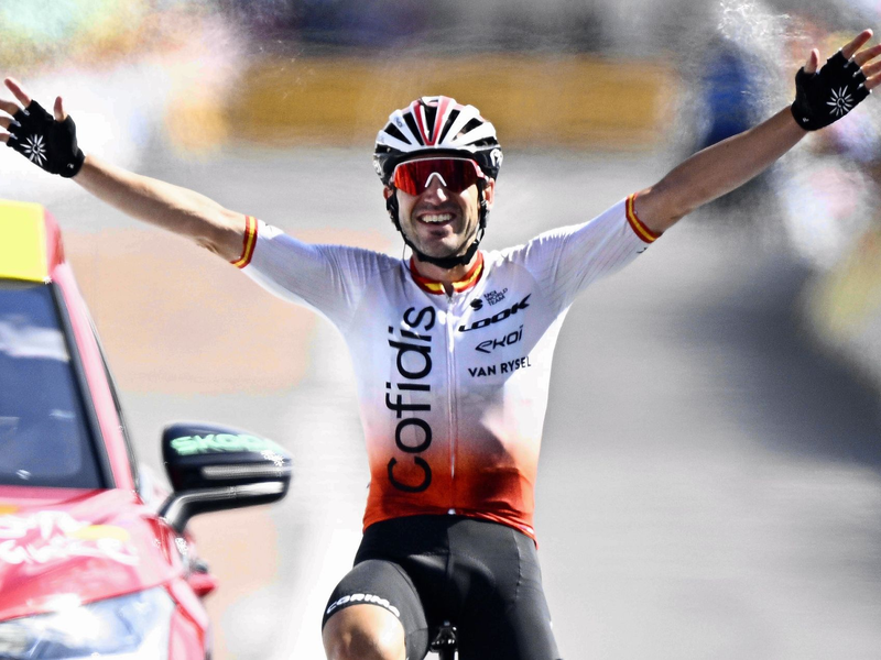 Ion Izagirre attackierte aus einer Spitzengruppe heraus und holte sich den Sieg auf der zwölften Etappe. - Foto: Jasper Jacobs/Belga/dpa