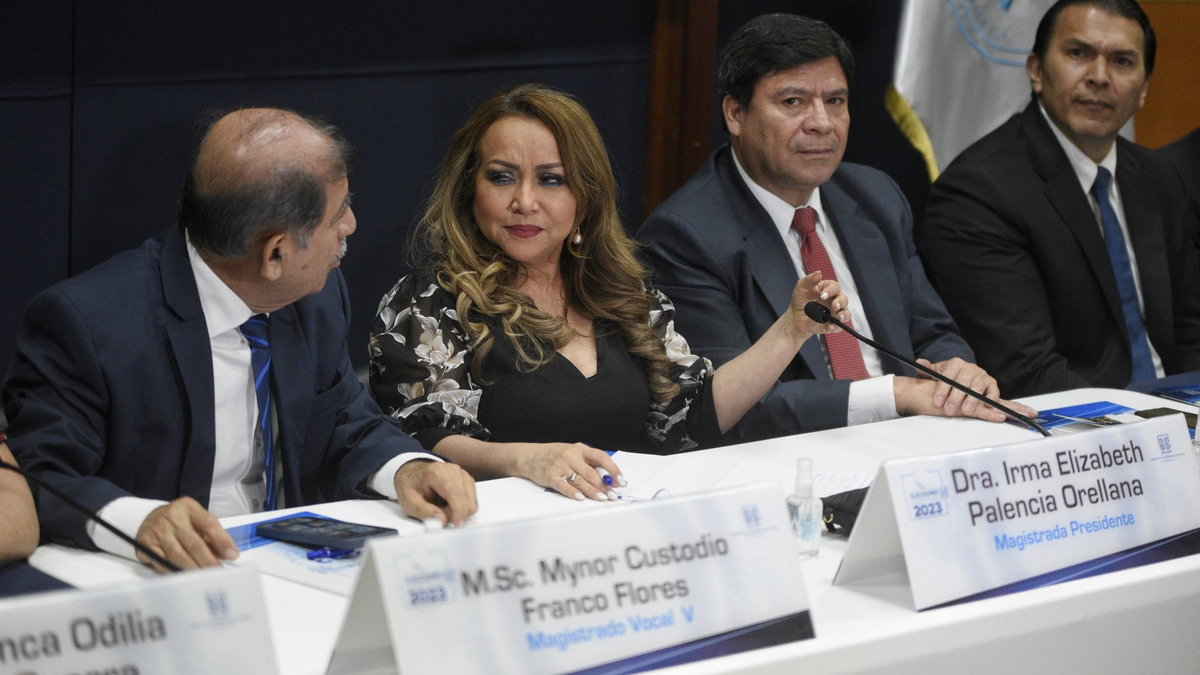 Richter des Obersten Wahltribunals schickten die Kandidaten Torres und Arévalo in die Stichwahl in Guatemala. - Foto: Wilder Lopez/AP