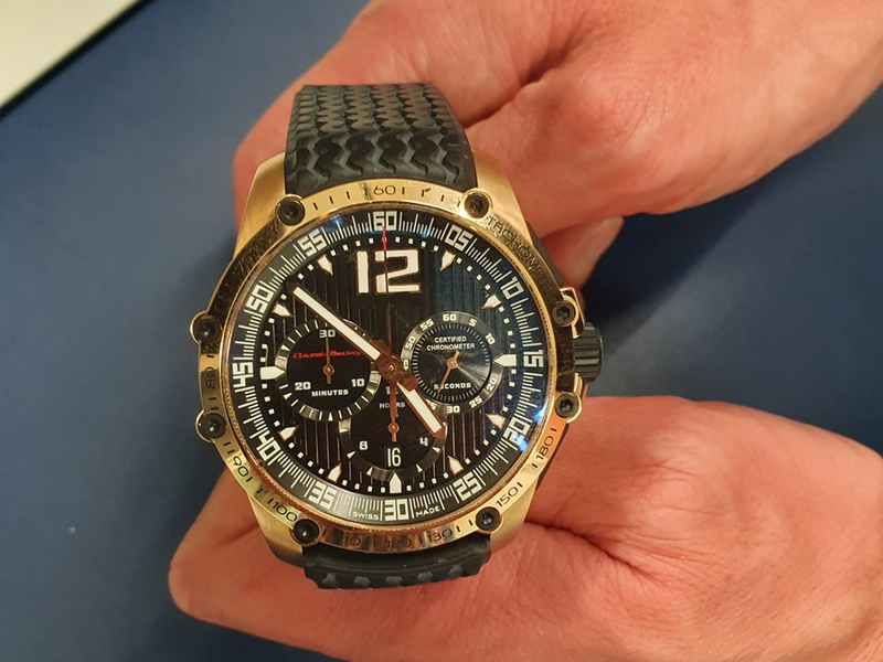 POL-D: Stadtmitte - Oststraße/Leopoldstraße - Raub einer hochwertigen Armbanduhr auf offener Straße - Polizei sucht Zeugen - Foto: presseportal.de