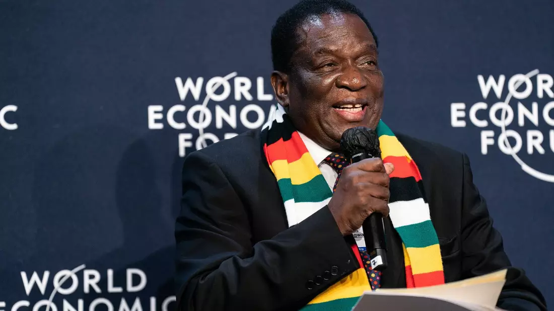 Emmerson Mnangagwa ist Simbabwes Präsident. - Bild: Sikarin Fon Thanachaiary/World Economic Forum/dpa