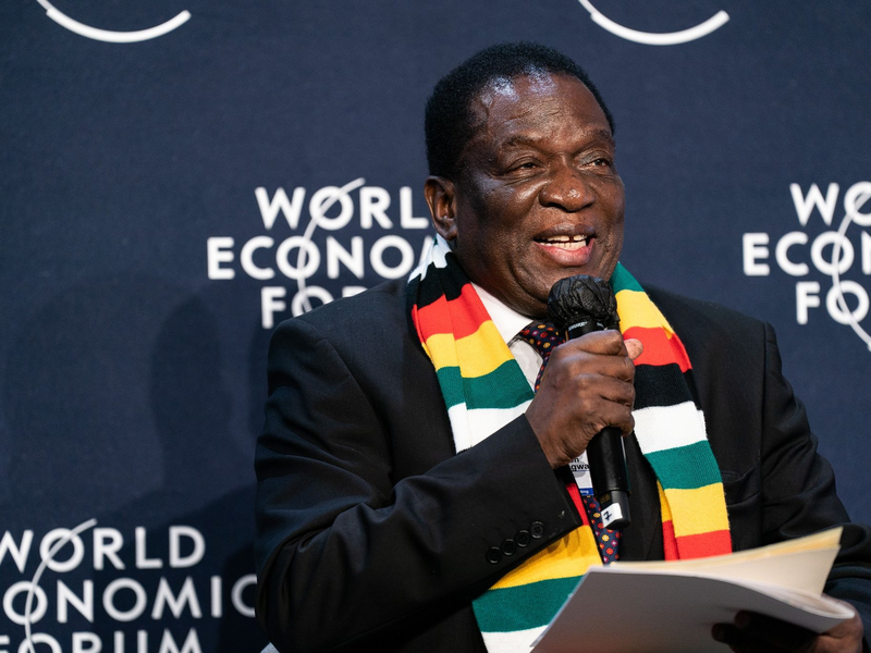 Emmerson Mnangagwa ist Simbabwes Präsident. - Foto: Sikarin Fon Thanachaiary/World Economic Forum/dpa