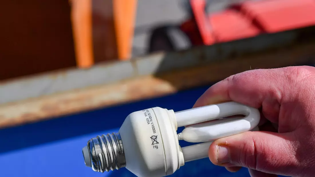 Die Herstellung sowie der Import und Export von Produkten mit Quecksilber soll eingestellt werden. Das betrifft auch Lampen. - Bild: Jens Kalaene/dpa-Zentralbild/dpa
