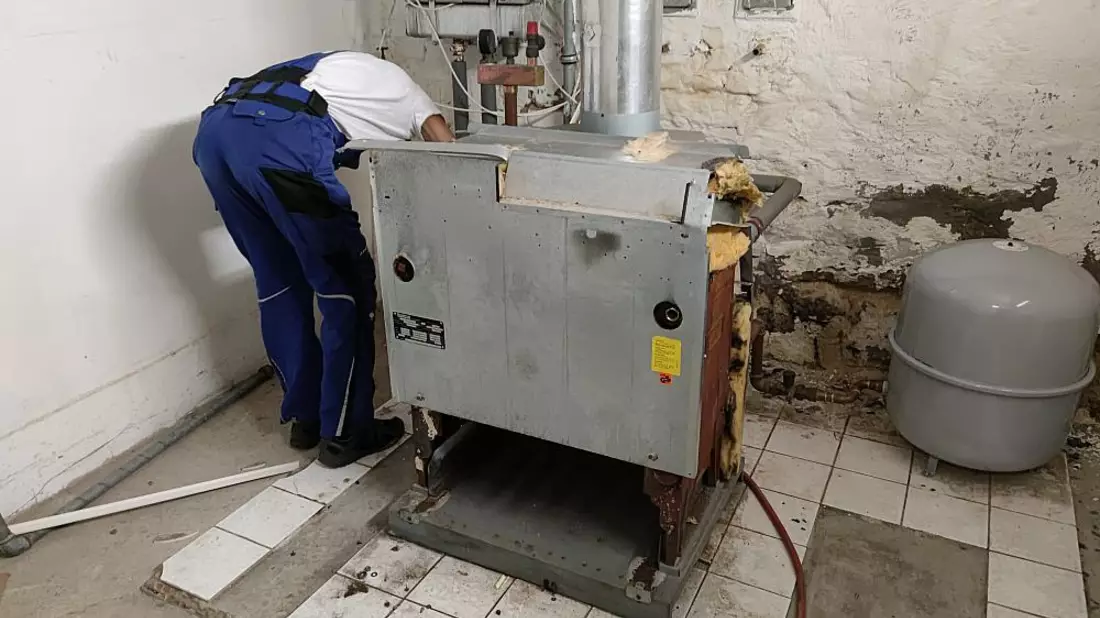 Ausbau einer alten Gasheizung am 10.07.2023 - Bild: ?ber dts Nachrichtenagentur