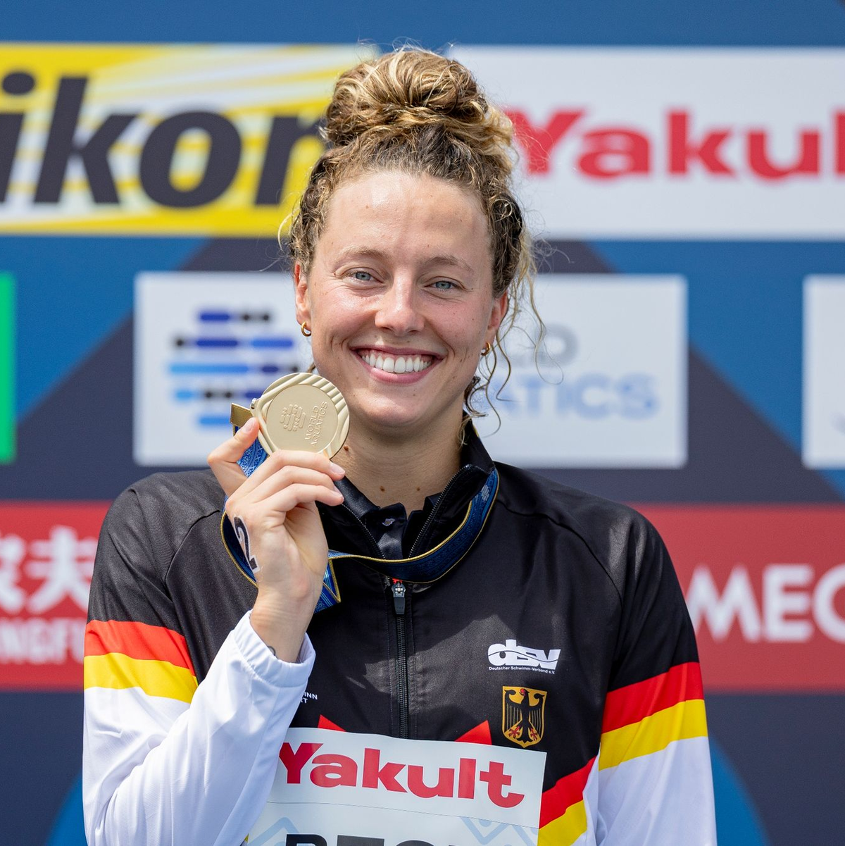 Schwimmerin Leonie Beck hat bei der Schwimm-WM in Japan ihre zweite Goldmedaille im Freiwasserschwimmen gewonnen - Foto: Jo Kleindl/DSV/dpa