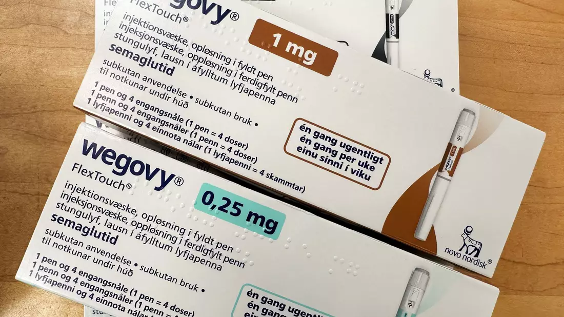 Ab Montag (17.7.) können Ärztinnen und Ärzte «Wegovy» Patienten mit Adipositas verschreiben. - Bild: Steffen Trumpf/dpa