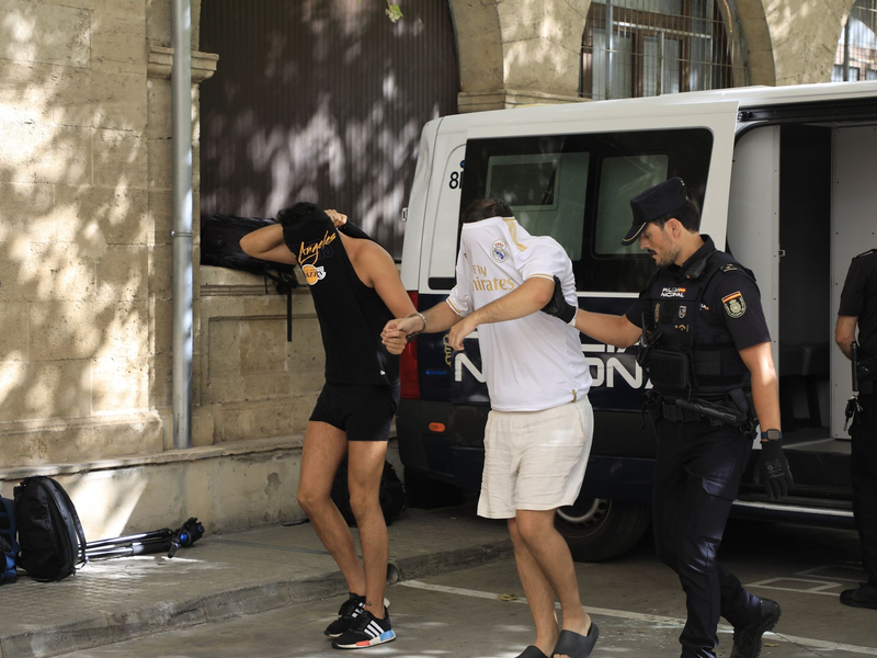 Die vier kamen nun zwar frei, aber das Strafverfahren gegen sie ist damit noch nicht zu Ende. (Archivbild) - Foto: Clara Margais/dpa