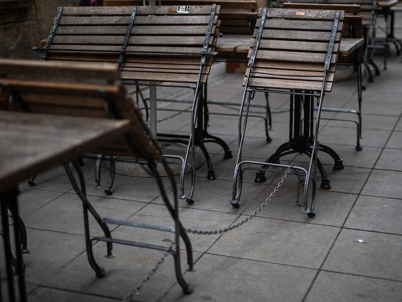 Die DIHK registriert immer weniger Unternehmens-Neugründungen - vor allem in der Gastronomie zeigt der Trend nach unten. - Foto: Christoph Schmidt/dpa
