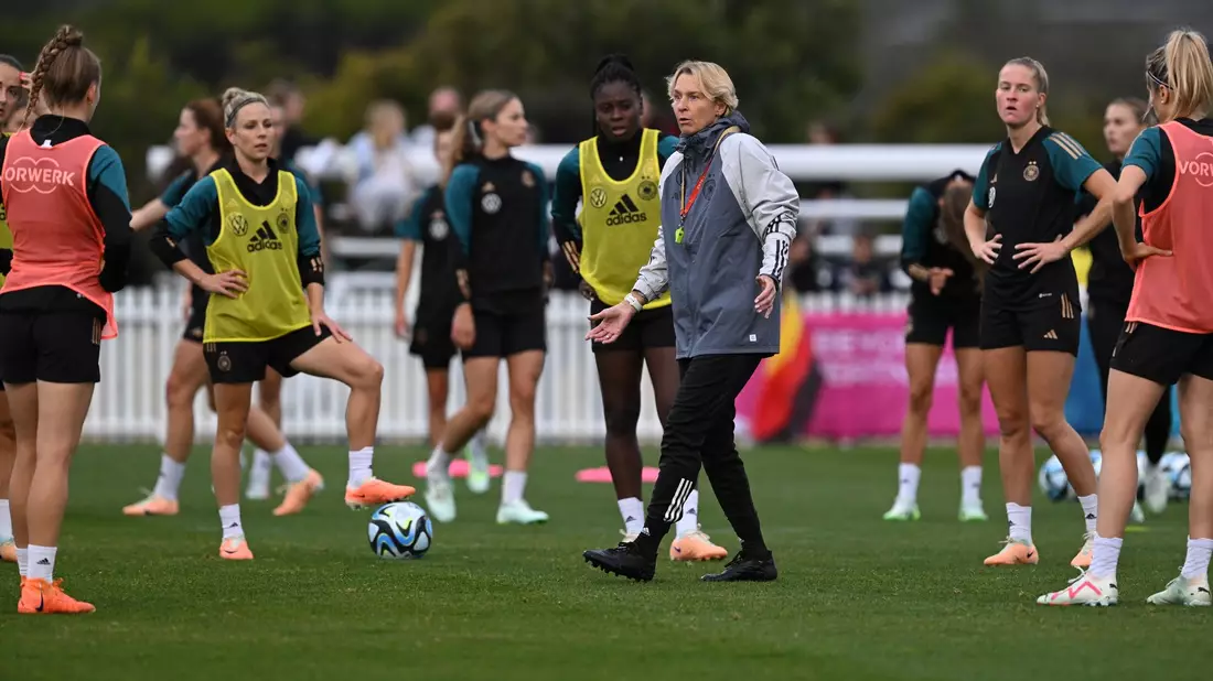 Die DFB-Frauen wollen gegen Kolumbien unnötigen Zweikämpfen aus dem Weg gehen. - Bild: Dean Lewins/AAP/dpa