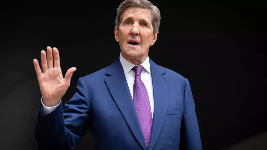 Der US-Klimabeauftragte John Kerry ist zu Besuch in Peking. - Bild: James Manning/PA Wire/dpa
