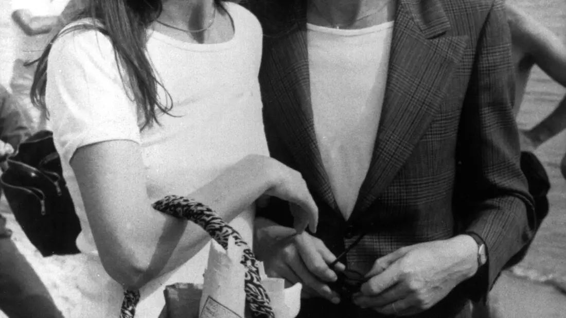 Jane Birkin und ihr damaliger Partner Serge Gainsbourg (1974). - Bild: picture alliance