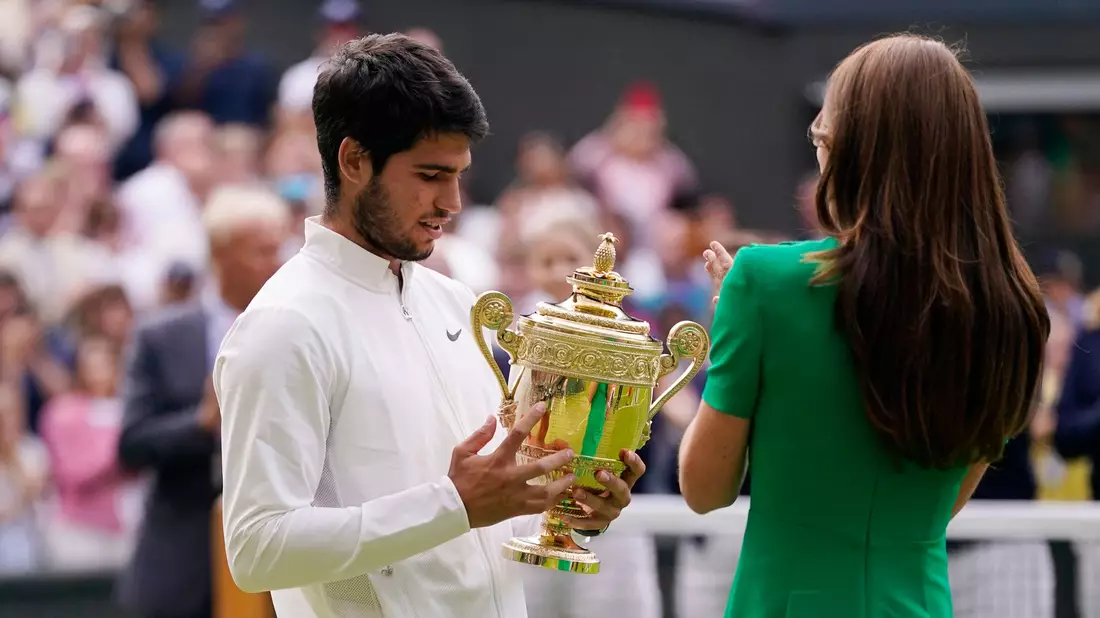 Mit Wimbledon gewann Carlos Alcaraz seinen zweiten Grand-Slam-Titel. - Bild: Alberto Pezzali/AP/dpa