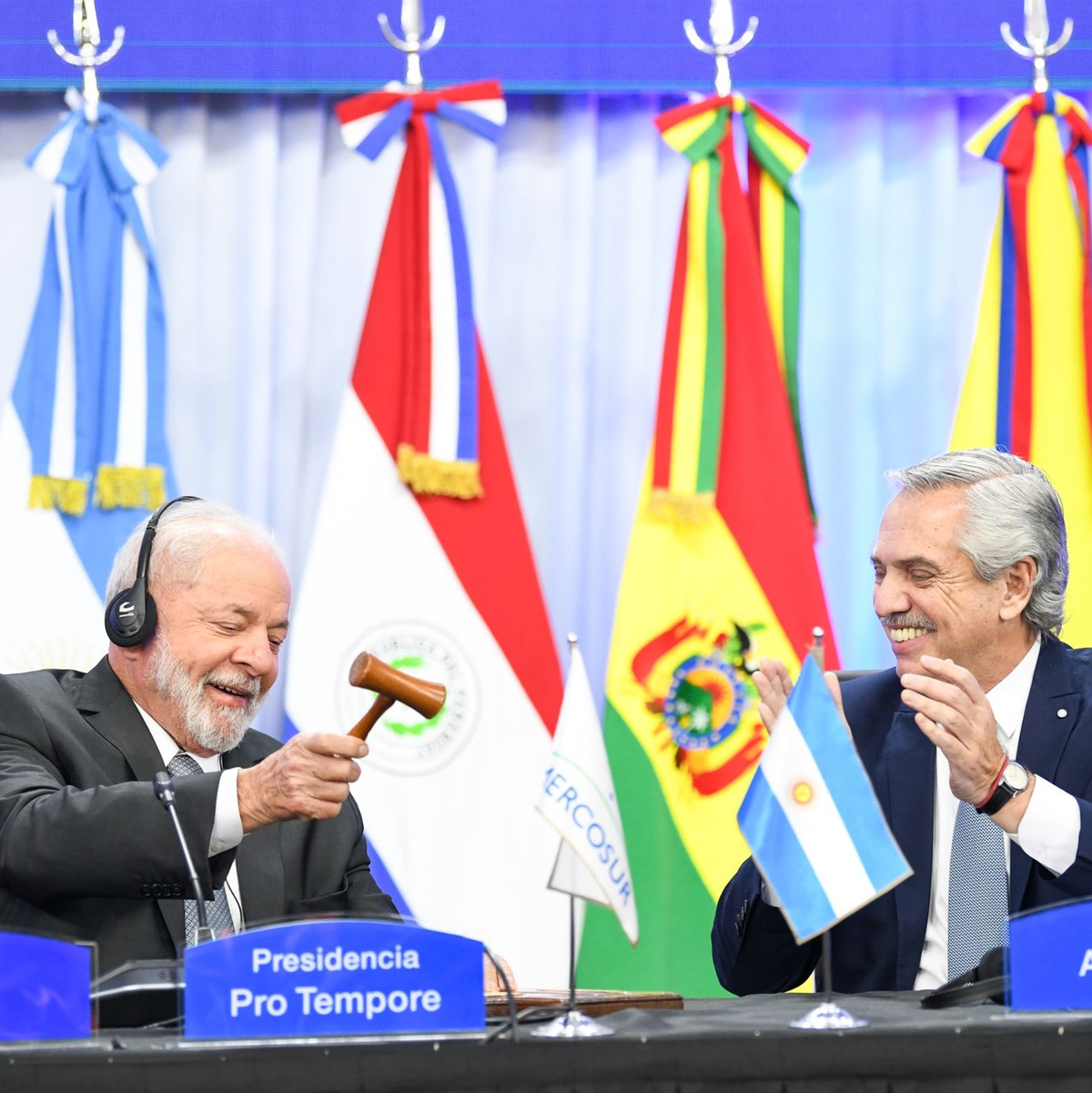 Brasiliens Präsident Luiz Inacio Lula da Silva (l) und Argentiniens Präsident Alberto Fernandez. - Foto: Maria Eugenia Cerutti/Presidencia Argentina/dpa