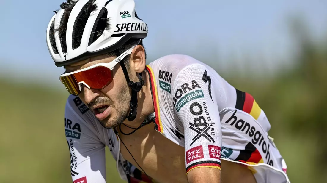 Leistet bei der Tour wichtige Helferdienste für Jai Hindley: Emanuel Buchmann. - Bild: Dirk Waem/Belga/dpa