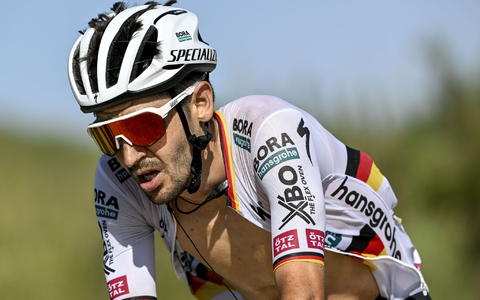 Leistet bei der Tour wichtige Helferdienste für Jai Hindley: Emanuel Buchmann. - Foto: Dirk Waem/Belga/dpa