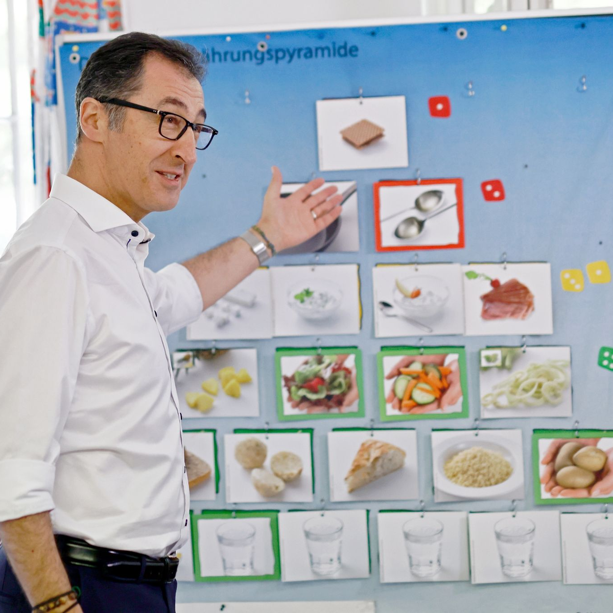 Landwirtschaftsminister Cem Özdemir wird auf der Grünen Woche erwartet. - Foto: Carsten Koall/dpa