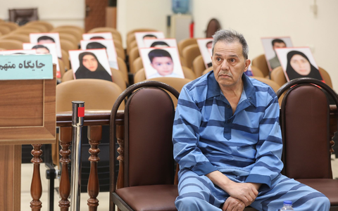 Die undatierte Aufnahme zeigt den Deutsch-Iraner Djamshid Sharmahd in einem Teheraner Revolutionsgericht. - Foto: Koosha Falahi/Mizan/dpa