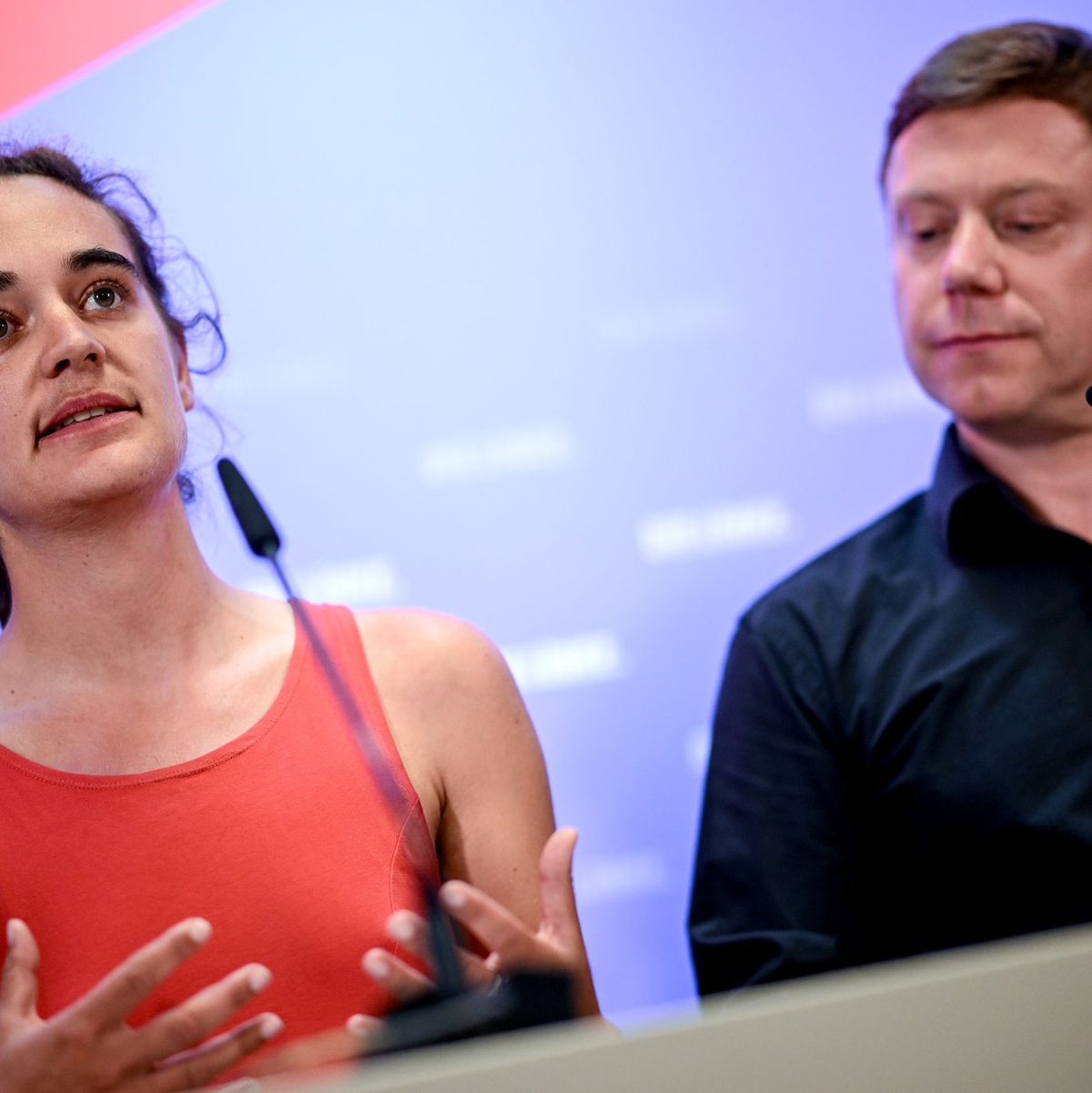 Die Bundesvorsitzenden der Linken schlagen Carola Rackete als Kandidatin für die Europawahl 2024 vor. - Foto: Britta Pedersen/dpa