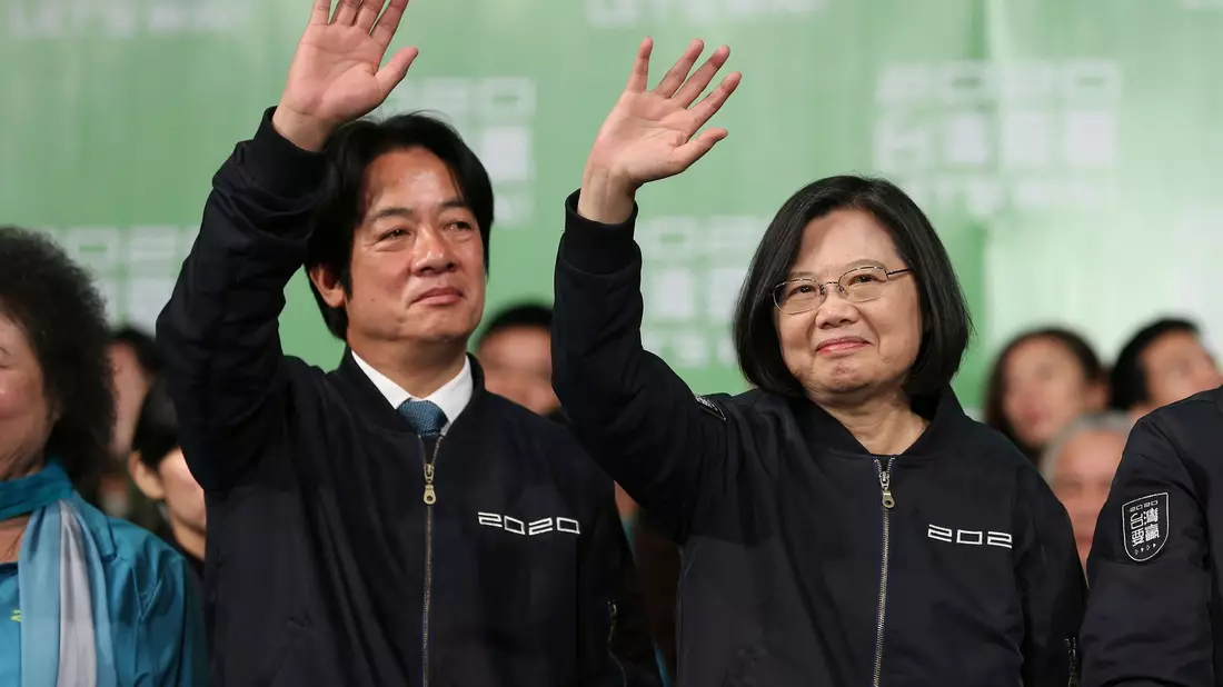 Taiwans chinakritische Präsidentin Tsai Ing-wen und ihr Stellvertreter William Lai bei einer Veranstaltung in Taipeh (Archivbild). - Bild: Chiang Ying-Ying/AP/dpa