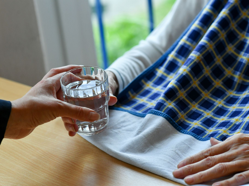 Hohe finanzielle Belastung: Im ersten Jahr im Heim sind im bundesweiten Schnitt 2548 Euro pro Monat aus eigener Tasche fällig. - Foto: Jens Kalaene/dpa-Zentralbild/dpa