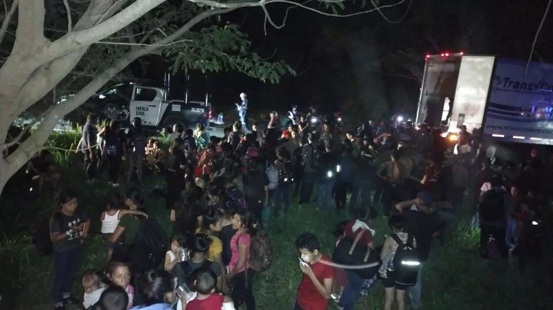 206 Menschen wurden aus einem abgestellten Lastwagen in Mexiko gerettet. - Bild: ---/INM/dpa