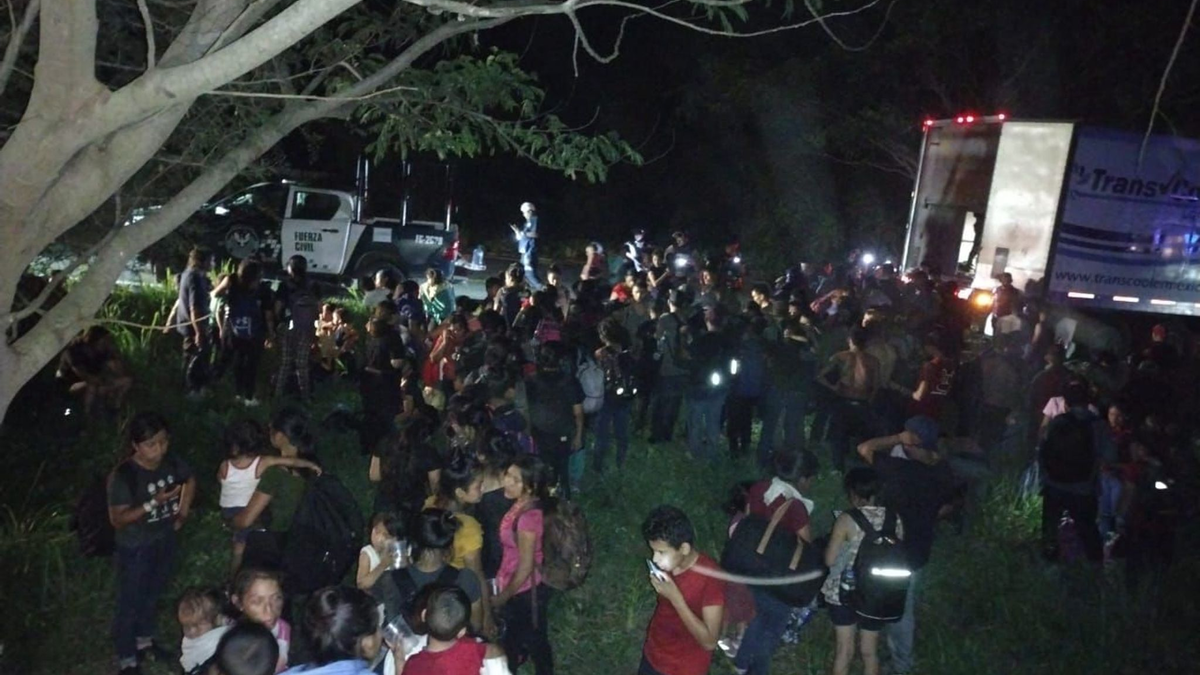 206 Menschen wurden aus einem abgestellten Lastwagen in Mexiko gerettet. - Foto: ---/INM/dpa