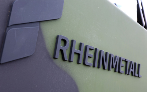 Rheinmetall soll der Bundeswehr mehrere Hunderttausend Artilleriegeschosse liefern. - Foto: Karl-Josef Hildenbrand/dpa