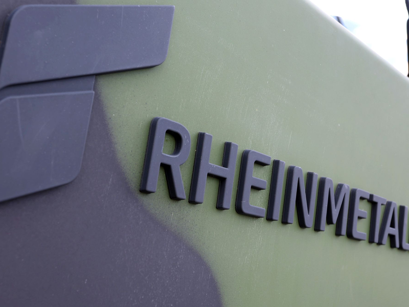 Rheinmetall soll der Bundeswehr mehrere Hunderttausend Artilleriegeschosse liefern. - Foto: Karl-Josef Hildenbrand/dpa