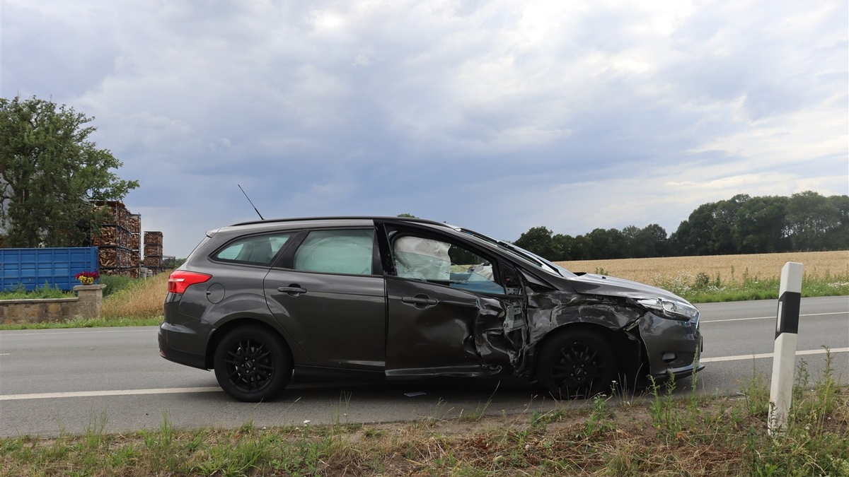 POL-HF: Mit Alkohol und ohne Führerschein unterwegs- Unfall in Herforder Kreuzung - Foto: presseportal.de