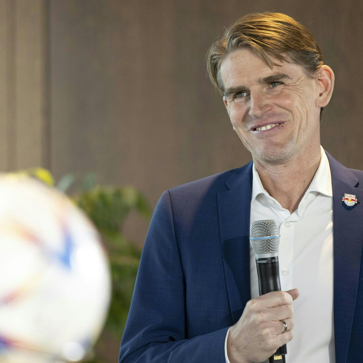 Wird neuer Sportdirektor beim FC Bayern: Christoph Freund. - Foto: Tobias Steinmaurer/apa/dpa
