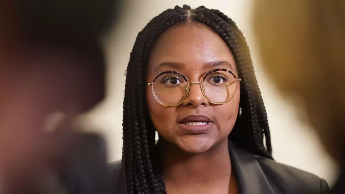 Aminata Touré ist Ministerin für Soziales, Jugend, Familie, Senioren, Integration und Gleichstellung in Schleswig-Holstein. - Bild: Marcus Brandt/dpa