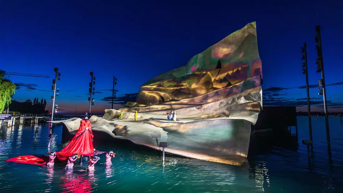 Puccinis «Madame Butterfly» auf der Seebühne in Bregenz. - Bild: Dietmar Stiplovsek/APA/dpa