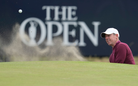 Der Nordire Rory McIlroy absolviert auf dem Par-71-Kurs eine Übungsrunde. - Foto: Kin Cheung/AP/dpa