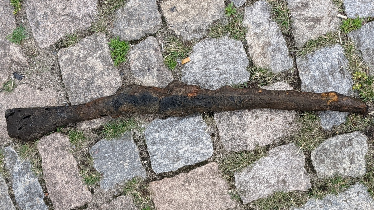 LKA-HE: Koordinierter Schlag gegen Drogen- und Waffenhändler. Mehrere Mitglieder zweier deutschlandweit agierender Tätergruppierungen aus dem Bereich der Organisierten Kriminalität festgenommen. - Foto: presseportal.de