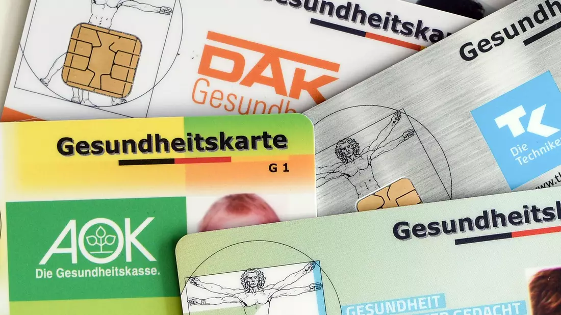 «Unter dem Strich müssen Beitragszahler die Zeche zahlen, indem die Beiträge 2024 und in den Folgejahren steigen», sagt der DAK-Vorstandsvorsitzende Andreas Storm der «Augsburger Allgemeinen». - Bild: Jens Kalaene/dpa-Zentralbild/dpa