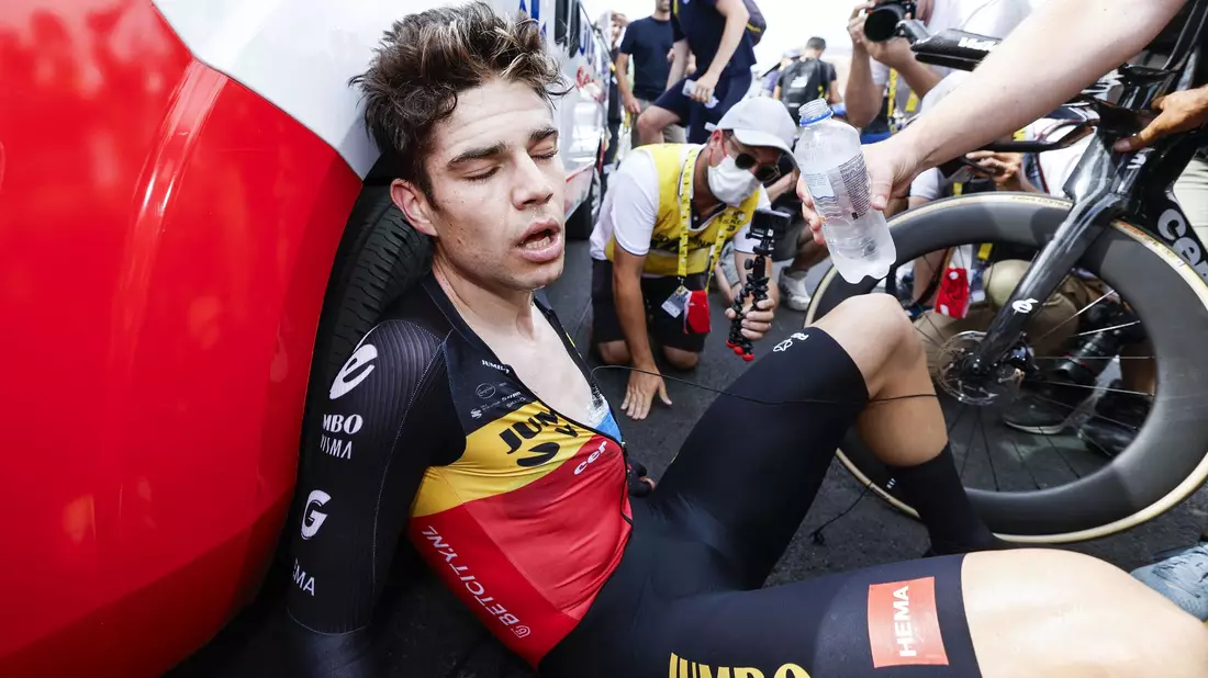 Steigt bei der Tour de France vorzeitig aus: Wout van Aert. - Bild: Pool Corvos Tim Van Wichelen/Belga/dpa