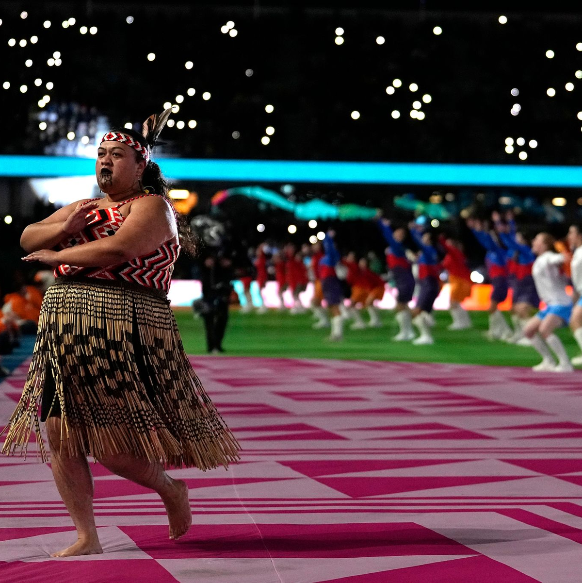 Die indigenen Völker der Gastgeberländer Neuseeland und Australien standen bei der WM-Eröffnungsfeier im Mittelpunkt. - Foto: Abbie Parr/AP/dpa