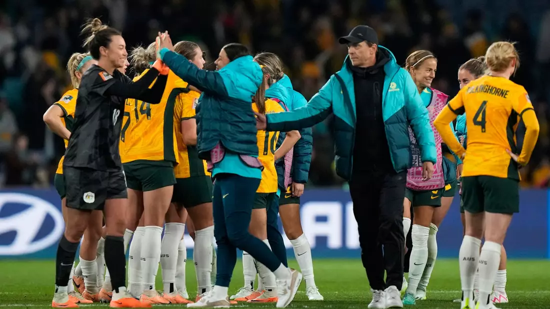 Auch Australien startete mit einem Heimsieg in das Turnier. - Bild: Rick Rycroft/AP/dpa