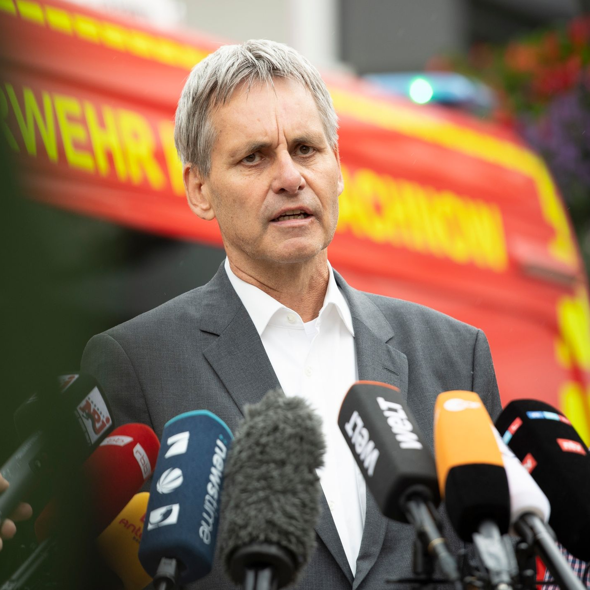 Kleinmachnows Bürgermeister Michael Grubert: «Es handelt sich wohl um ein echtes Wildtier.» - Foto: Paul Zinken/dpa