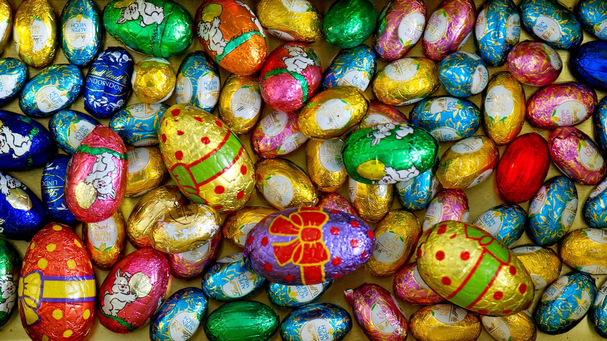 Schokoladeneier haben es einem Mann in England besonders angetan. - Foto: Arno Burgi/dpa-Zentralbild/dpa