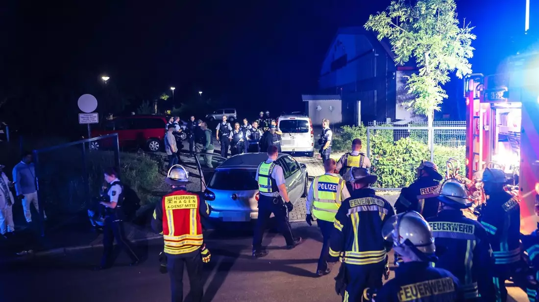 Bei einem Streit auf einer Hochzeitsfeier in Hagen sind mehrere Menschen verletzt worden. - Bild: Alex Talash/dpa